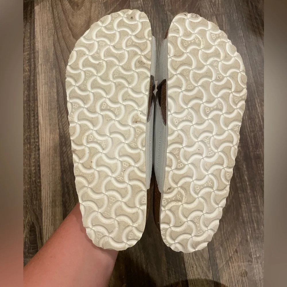 Birkenstock White Silver Sandals Comfortable Footbed Stylish Design - Picture 5 of 5